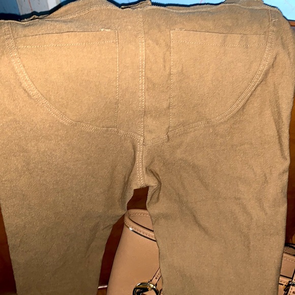 EUC Booty Shaping Khaki Leggings Practically New - Picture 10 of 12
